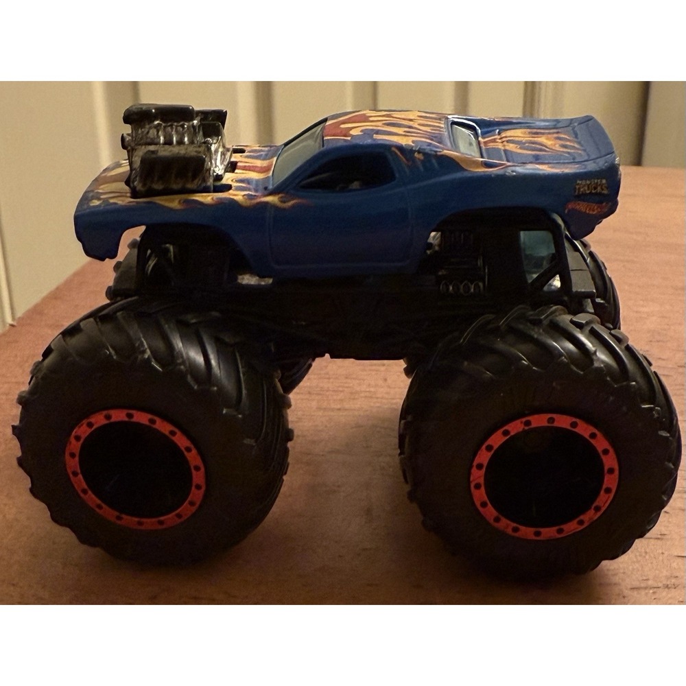 Hot‎ Wheels Monster Jam Flaming Hot Rod Monster Truck Diecast 1:64 Scale Loose